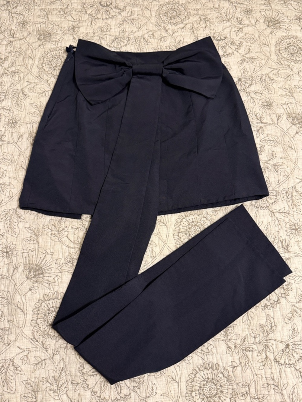 Staud Resort 2023 SAMPLE Bow Detail Mini Skirt With Long Train